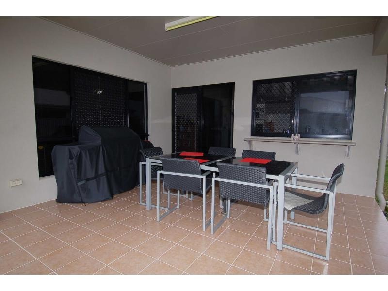 20 Eshelby Street, Bushland Beach QLD 4818