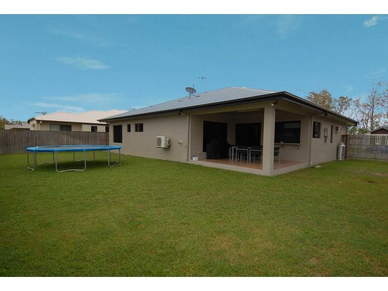 20 Eshelby Street, Bushland Beach QLD 4818