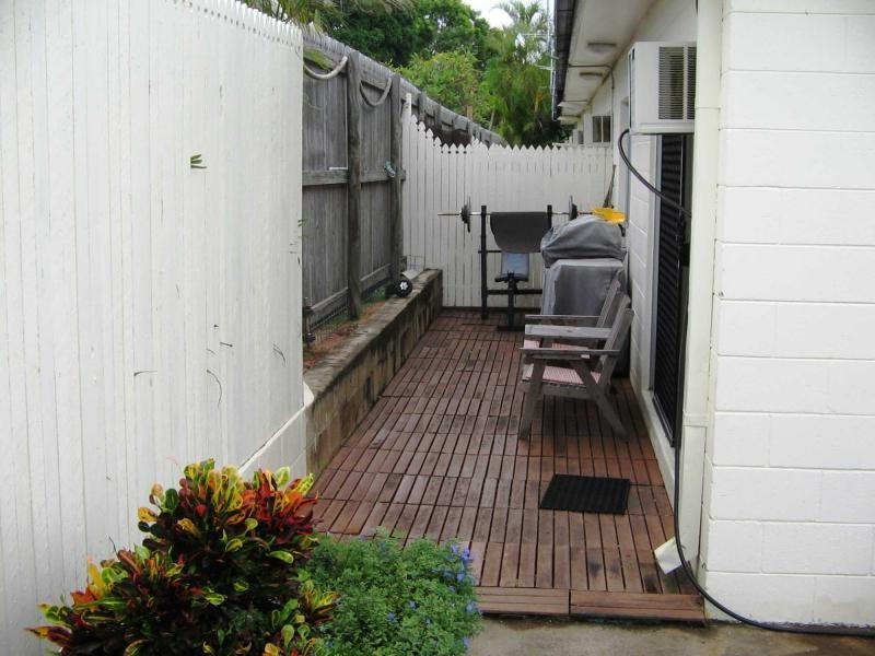 1/6 Crauford Street, West End QLD 4810