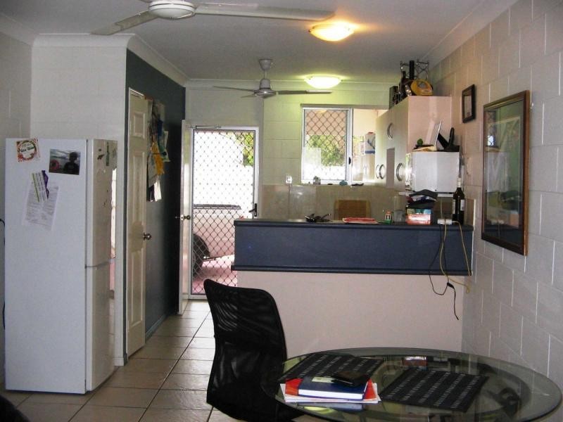 1/6 Crauford Street, West End QLD 4810