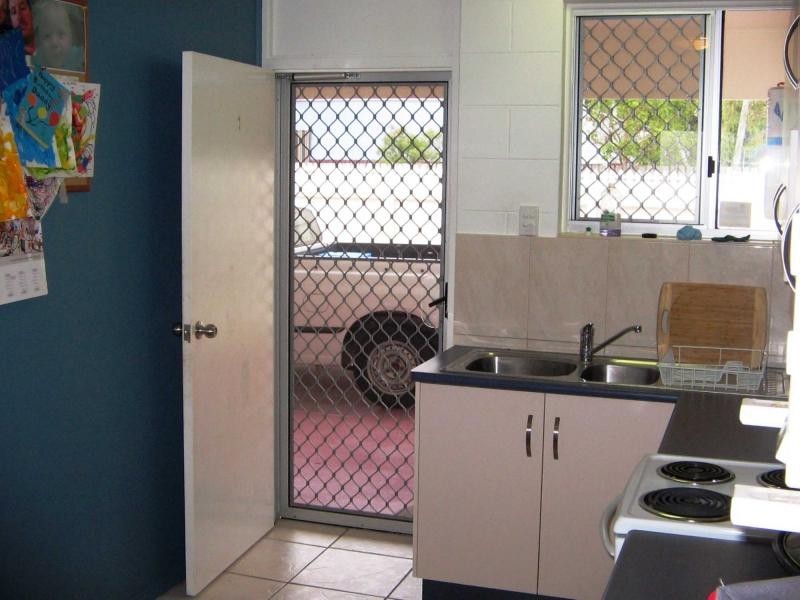 1/6 Crauford Street, West End QLD 4810