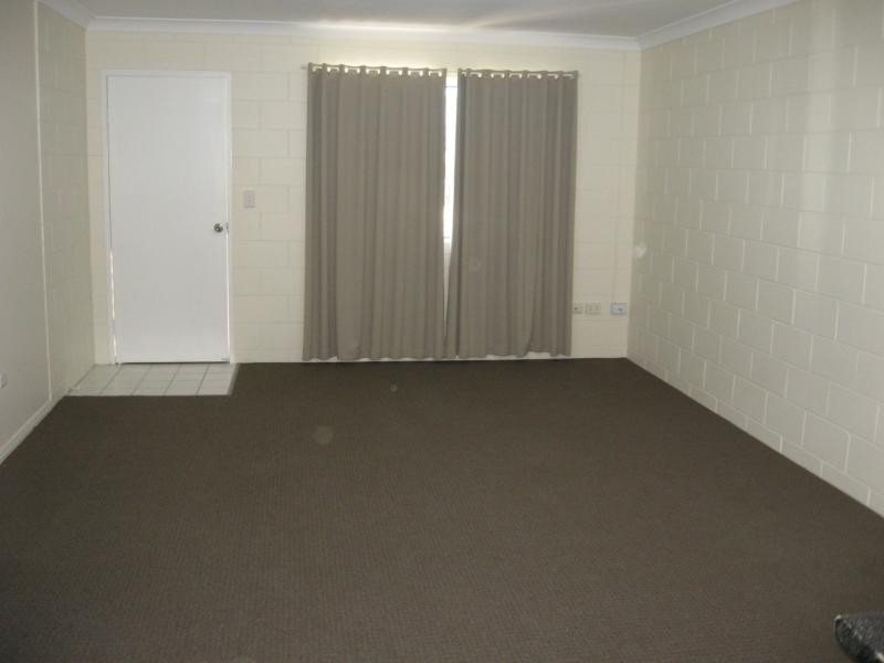 2/14 McAlister Street, Oonoonba QLD 4811