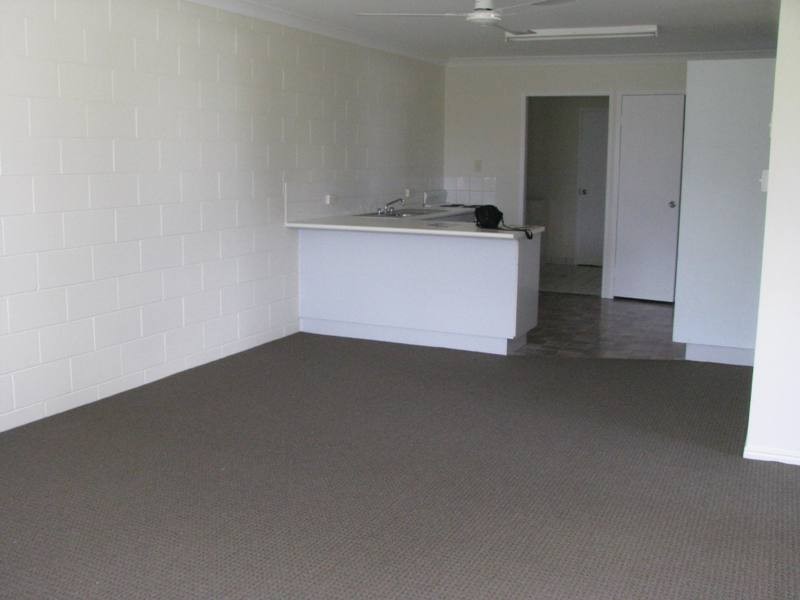 2/14 McAlister Street, Oonoonba QLD 4811