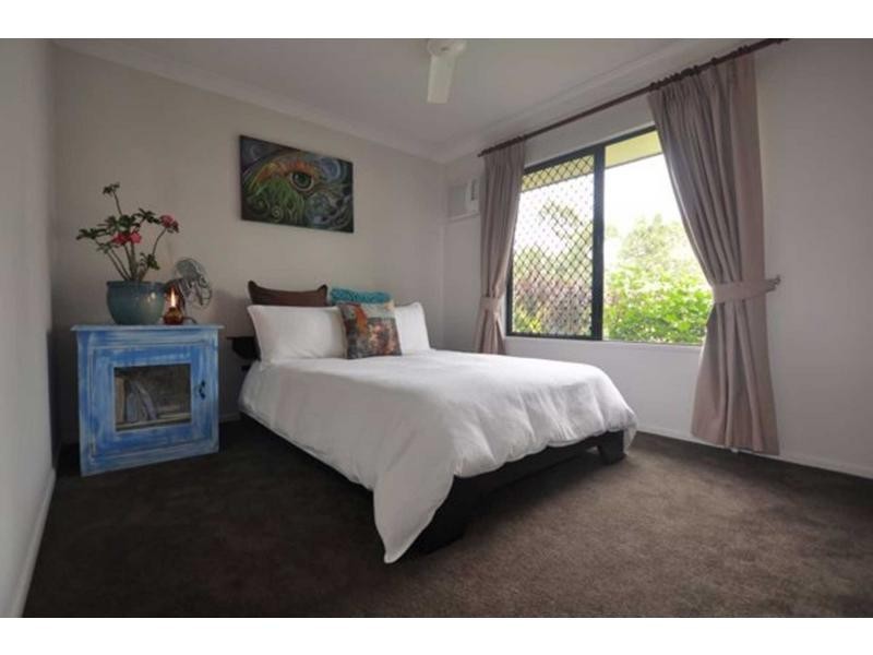 31 Woodwark Drive, Bushland Beach QLD 4818