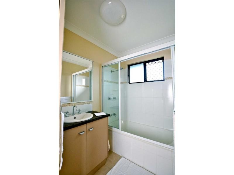 4 Kirrama Court, Bushland Beach QLD 4818