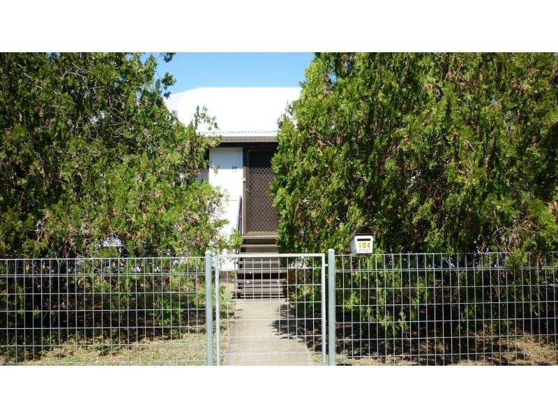 104 Queens Road, Hermit Park QLD 4812