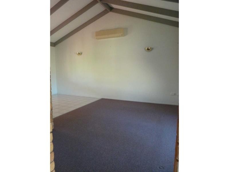 25 Chiquita Avenue, Rasmussen QLD 4815