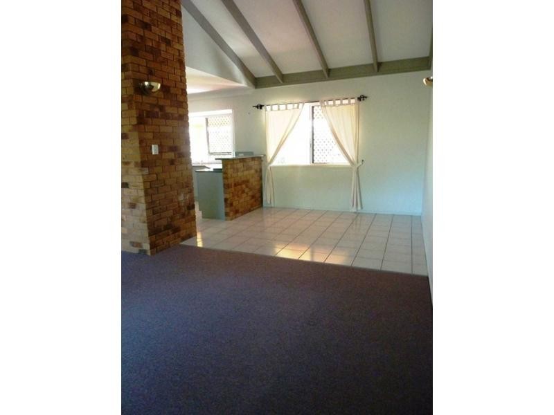 25 Chiquita Avenue, Rasmussen QLD 4815