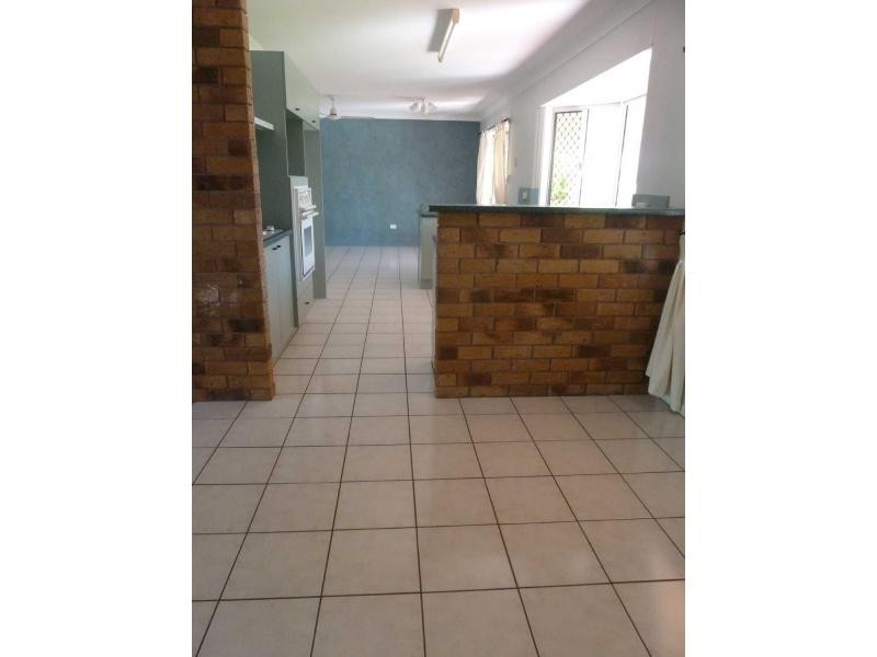 25 Chiquita Avenue, Rasmussen QLD 4815