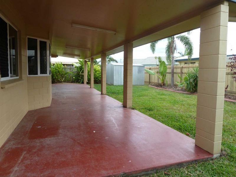 25 Chiquita Avenue, Rasmussen QLD 4815