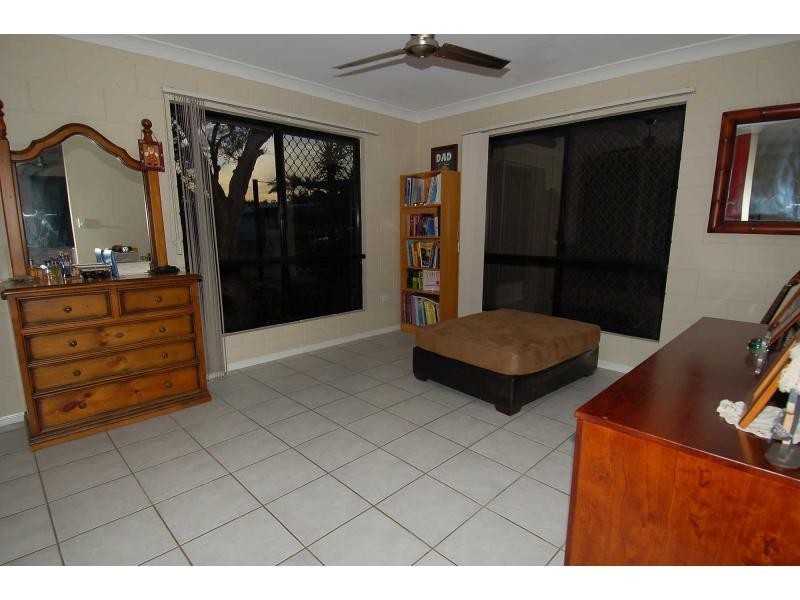 1 Feeney Avenue, Rasmussen QLD 4815