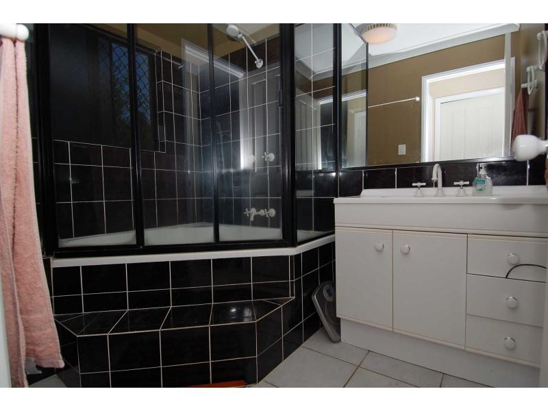 1 Feeney Avenue, Rasmussen QLD 4815