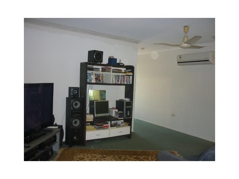 2/24 Sturges Street, Hermit Park QLD 4812