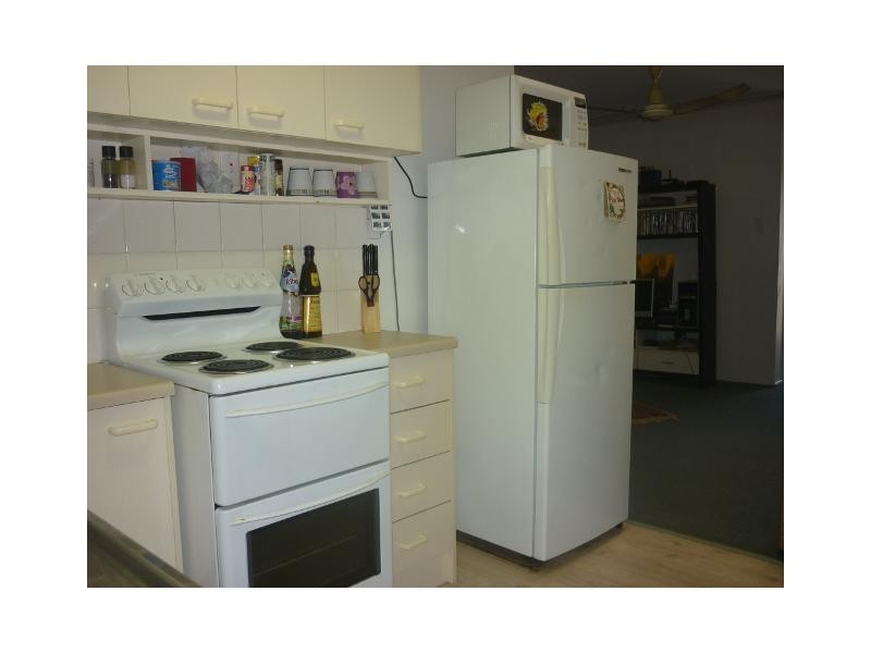 2/24 Sturges Street, Hermit Park QLD 4812