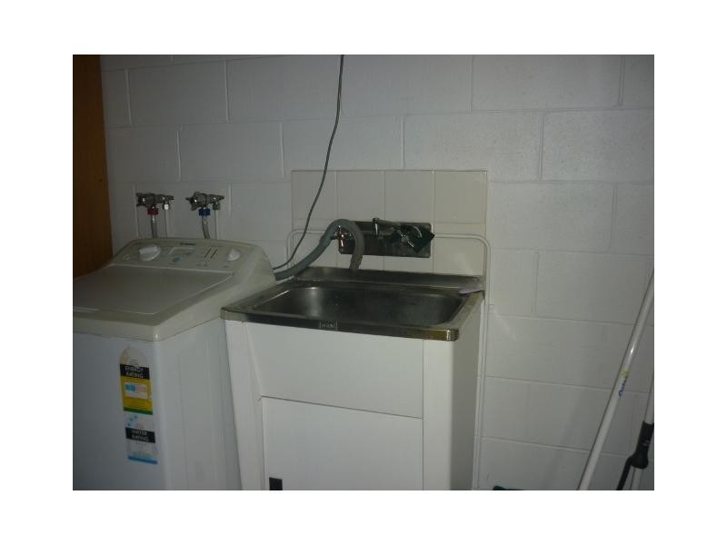 2/24 Sturges Street, Hermit Park QLD 4812