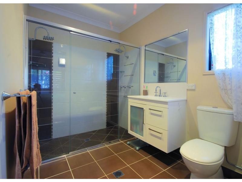 32 Hillock Crescent, Bushland Beach QLD 4818