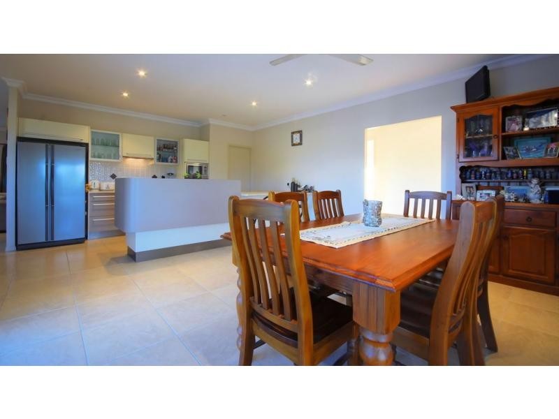 32 Hillock Crescent, Bushland Beach QLD 4818