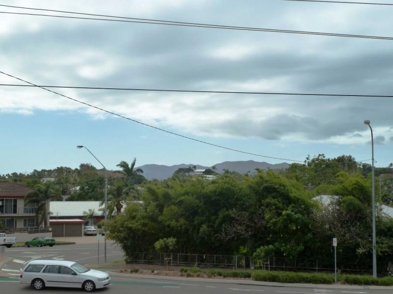 Unit 1/64 Warburton Street, North Ward QLD 4810