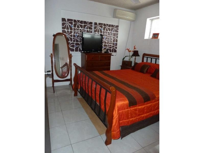 Unit 1/64 Warburton Street, North Ward QLD 4810