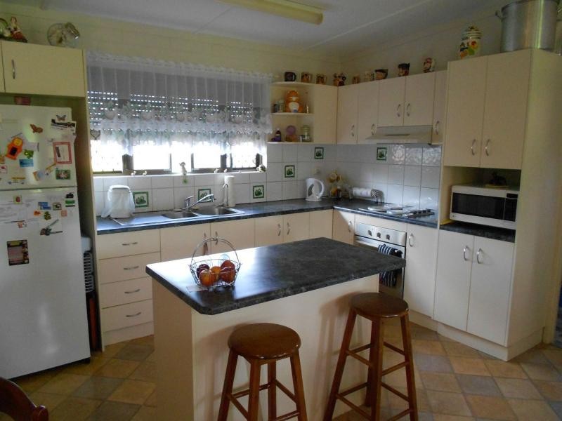 10 Lina Court, Rasmussen QLD 4815