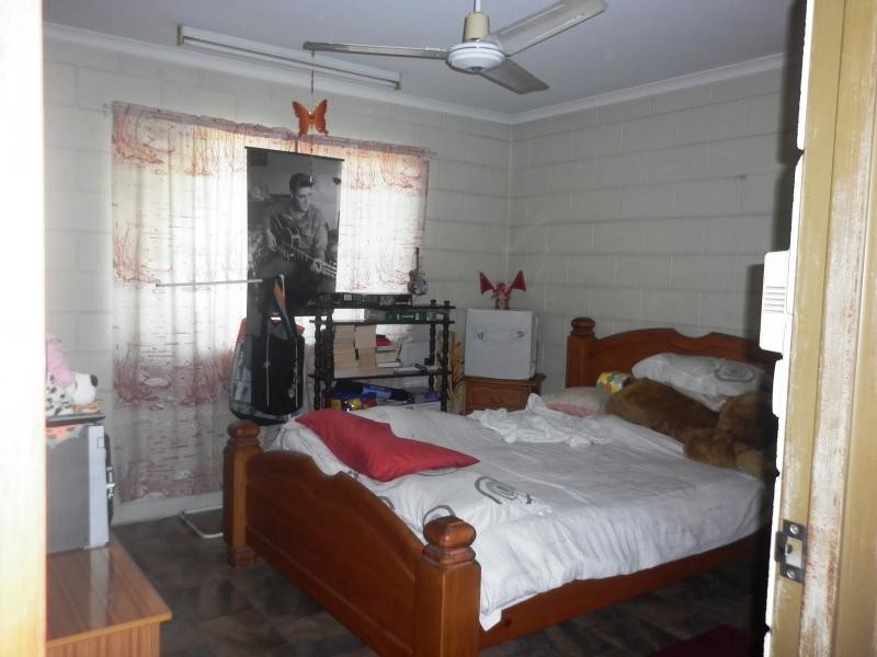 Duplex 1/117 Charles Street, Vincent QLD 4814