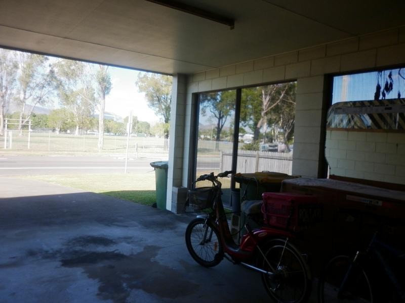 Duplex 1/117 Charles Street, Vincent QLD 4814