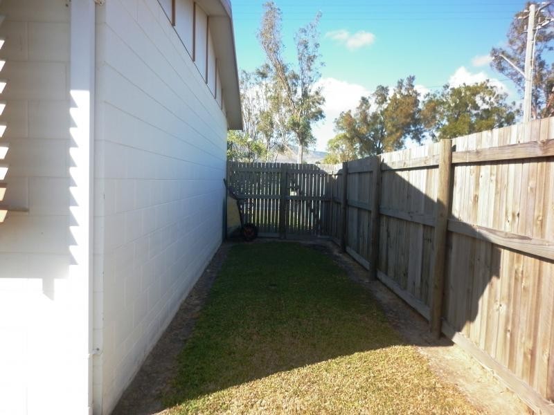 Duplex 1/117 Charles Street, Vincent QLD 4814