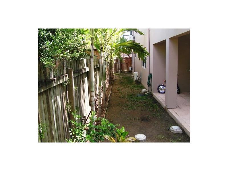 2/29 Soule Street, Hermit Park QLD 4812