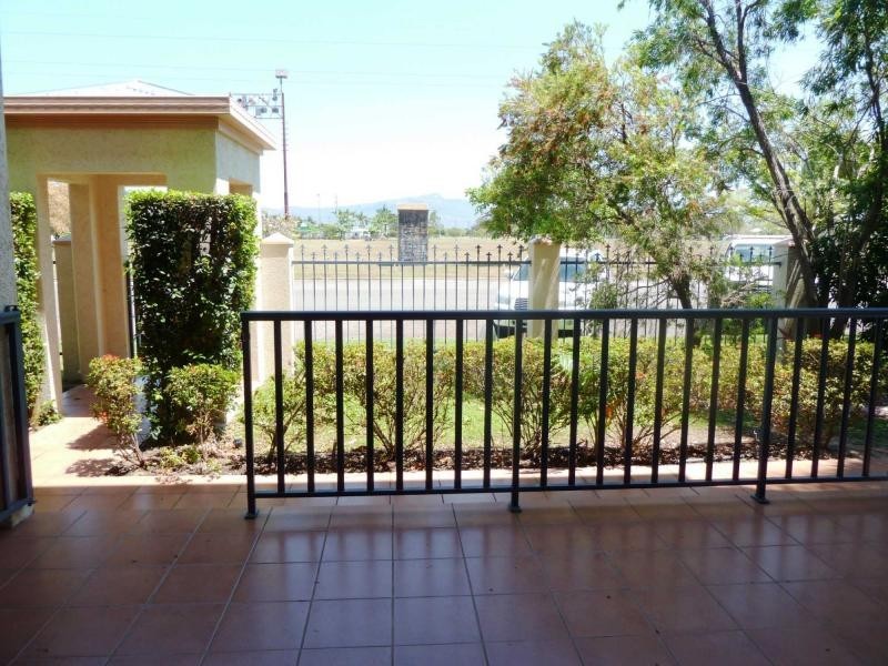 Unit 5/2 Macrossan Street, South Townsville QLD 4810