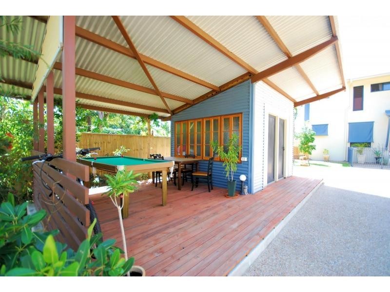2/6 Bay Street, Pallarenda QLD 4810