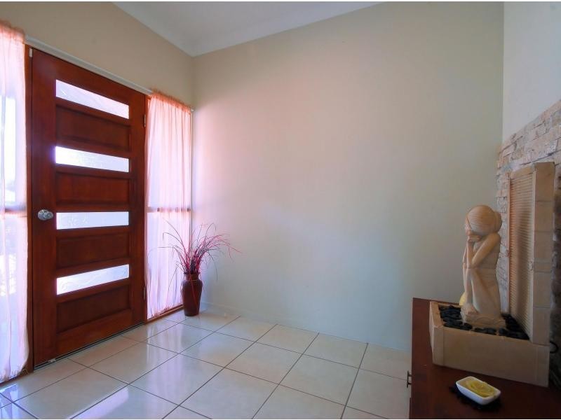 2/6 Bay Street, Pallarenda QLD 4810