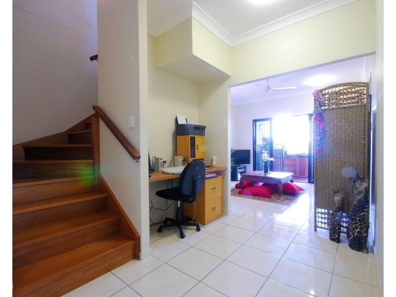 2/6 Bay Street, Pallarenda QLD 4810