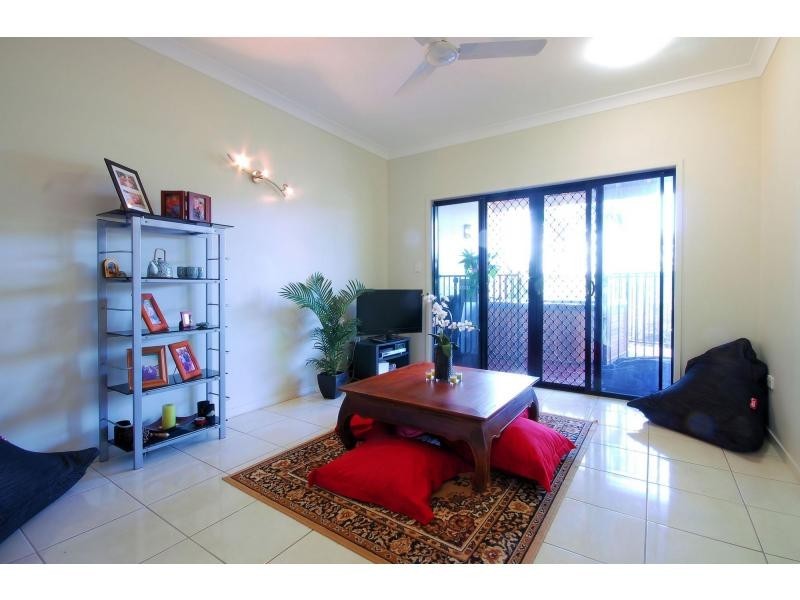 2/6 Bay Street, Pallarenda QLD 4810