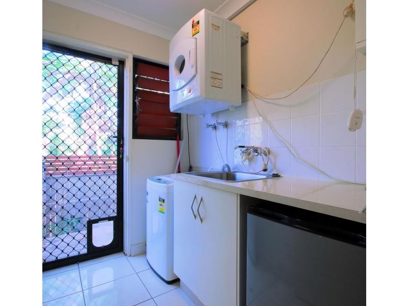 2/6 Bay Street, Pallarenda QLD 4810