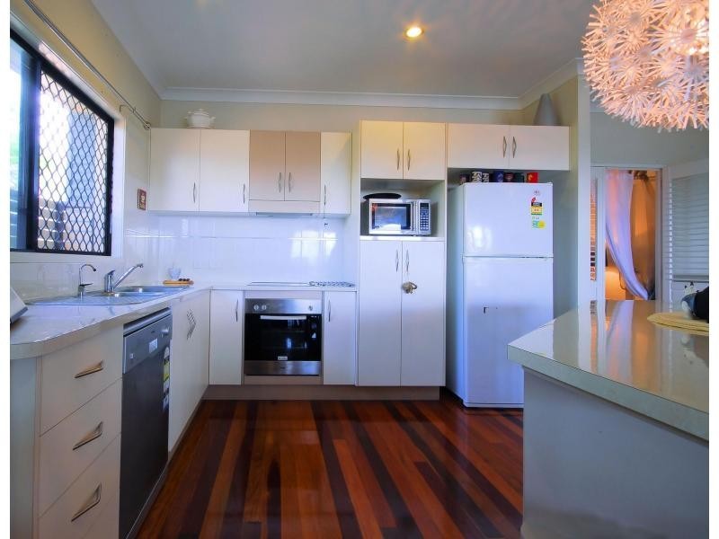 2/6 Bay Street, Pallarenda QLD 4810