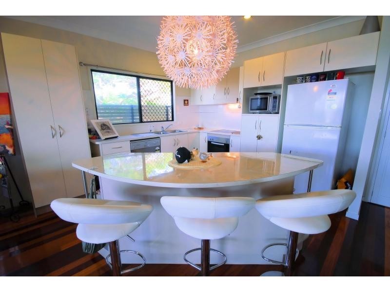 2/6 Bay Street, Pallarenda QLD 4810