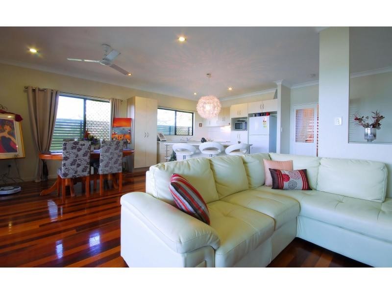2/6 Bay Street, Pallarenda QLD 4810