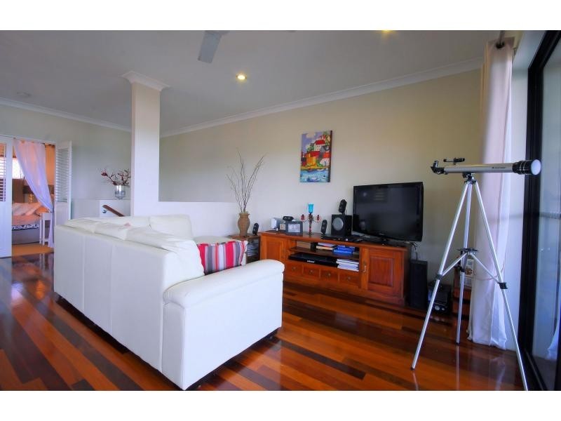 2/6 Bay Street, Pallarenda QLD 4810