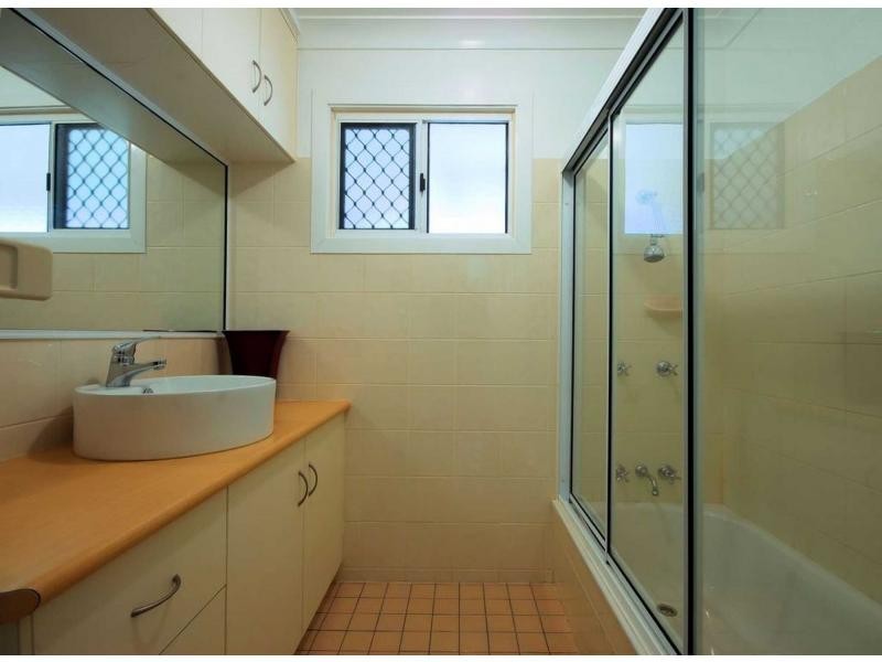 24 Hutchins Street, Heatley QLD 4814