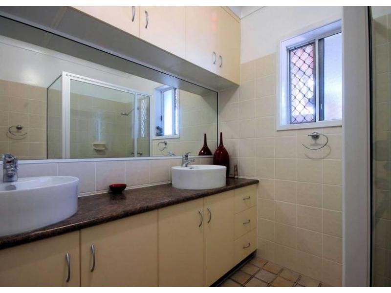 24 Hutchins Street, Heatley QLD 4814