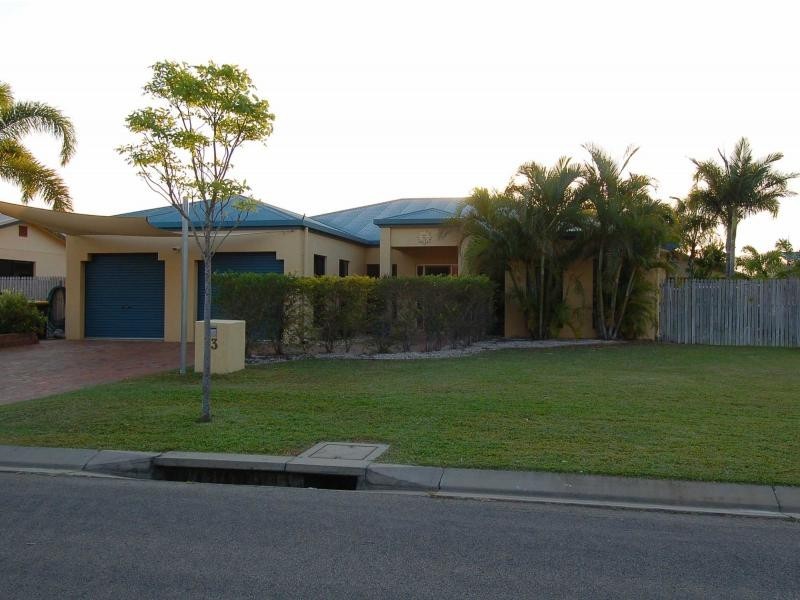 13 Steele Place, Kirwan QLD 4817