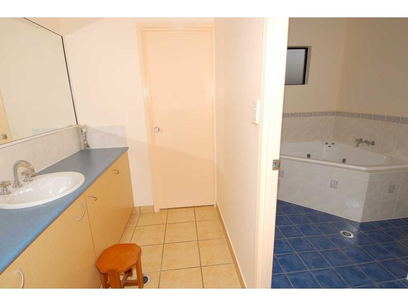 13 Steele Place, Kirwan QLD 4817