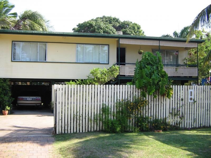 28 Armstrong Street, Hermit Park QLD 4812