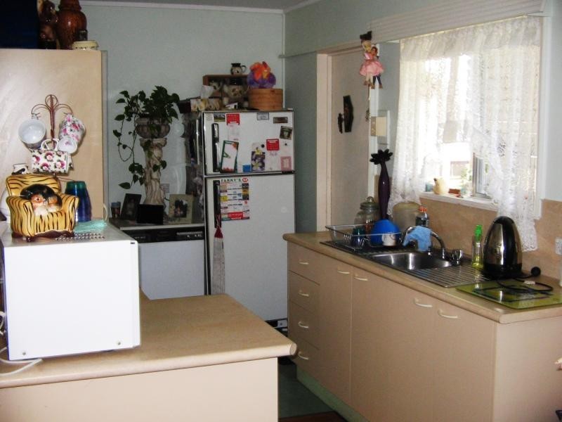 28 Armstrong Street, Hermit Park QLD 4812