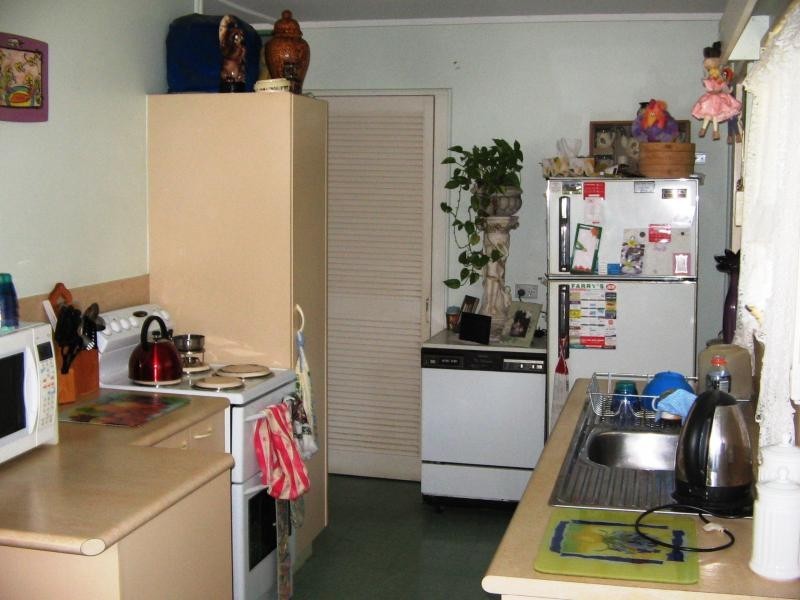 28 Armstrong Street, Hermit Park QLD 4812