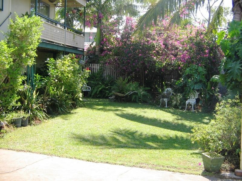 28 Armstrong Street, Hermit Park QLD 4812