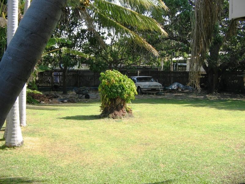 28 Armstrong Street, Hermit Park QLD 4812