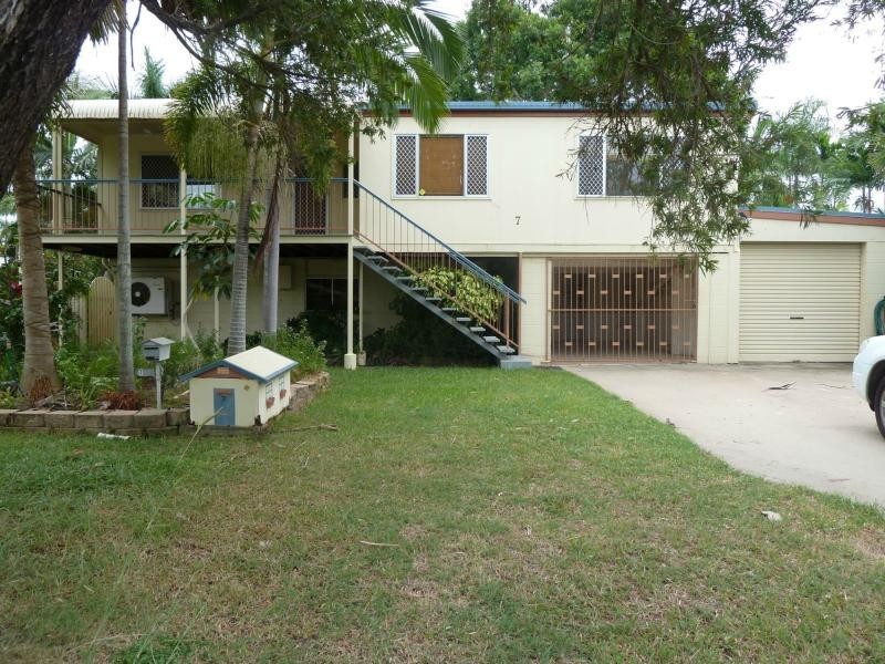 7 Marcus Street, Rasmussen QLD 4815