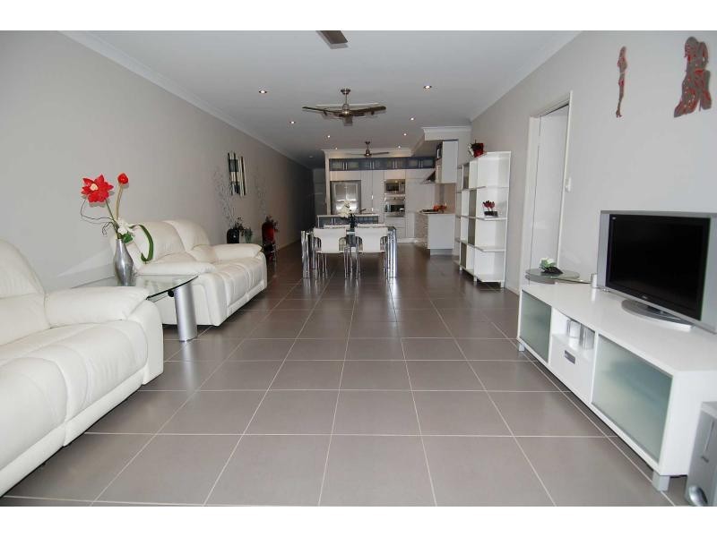 Unit 11/50 Primrose Street, Belgian Gardens QLD 4810