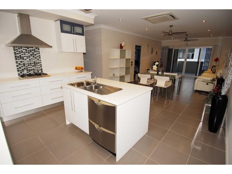 Unit 11/50 Primrose Street, Belgian Gardens QLD 4810